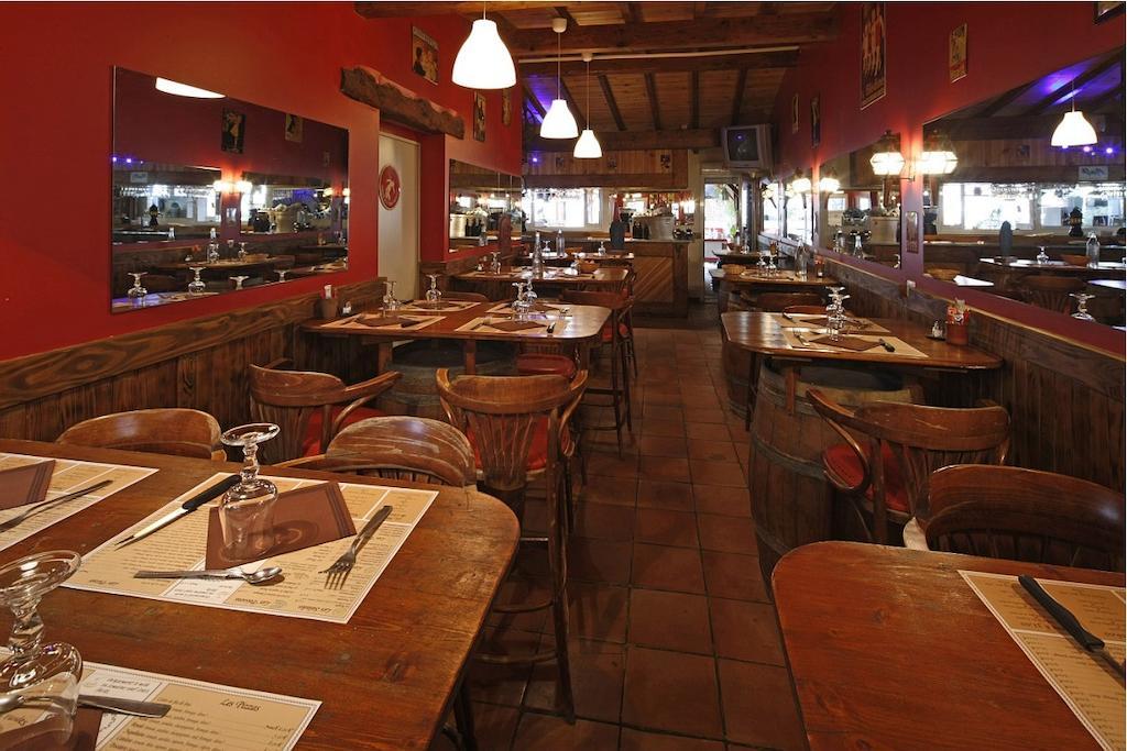 Hotel Restaurant Chez Pito Busque Exterior photo