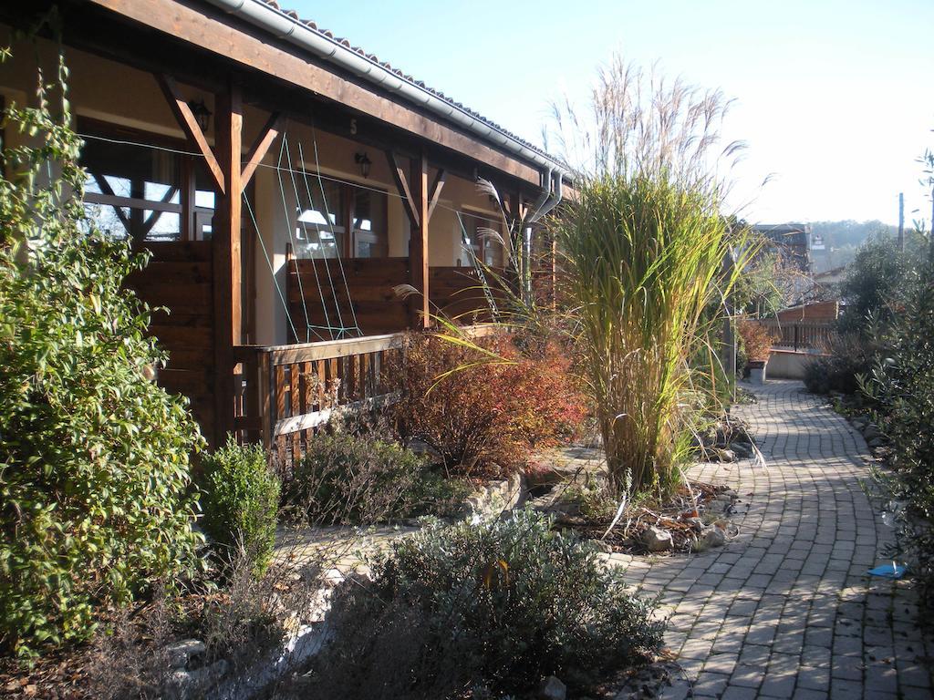 Hotel Restaurant Chez Pito Busque Exterior photo